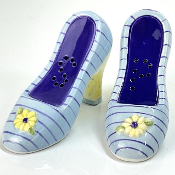 High Heel Shoes Salt & Pepper Shakers Purple Floral Carole Eldridge SILVESTRI - Picture 1 of 9